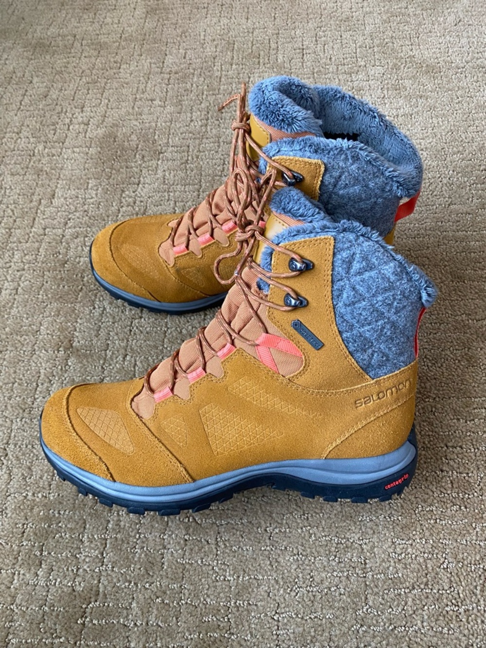 SALMON NWT Women’s Ellipse Winter GTX  Hiking Boots Sample Pair Coral/brown 7